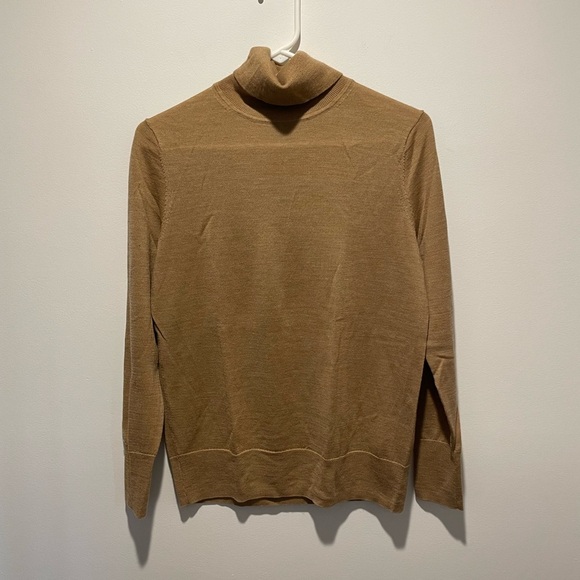 Gap 100% Merino Wool Machine Washable Turtleneck Sweater Tan Size Medium - Picture 1 of 4